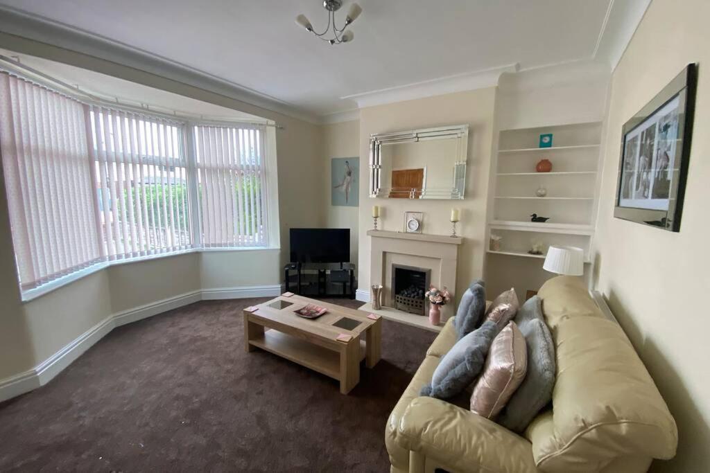 Sited In Lytham, Not Moss Side, Meadow Hse, Entire Hse, Sleeps 6 Apartment Moss Side  Exterior photo